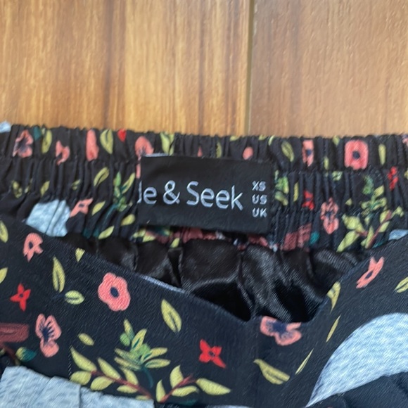 Women’s sloth skirt. Like new! - Picture 2 of 2